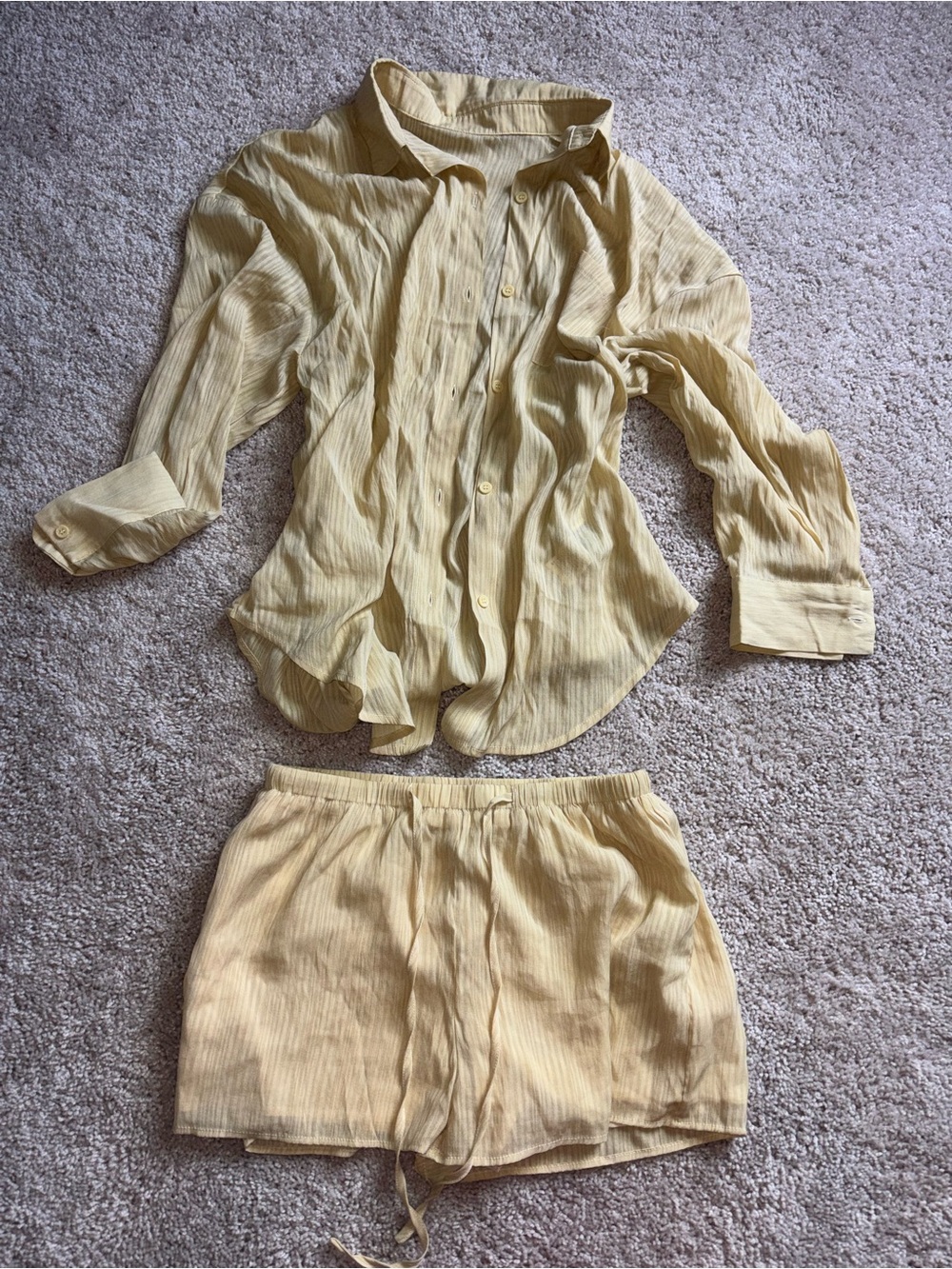 SHEIN Pastel Butter Yellow Sheer Crinkle Lounge Matching Set Top & Shorts M